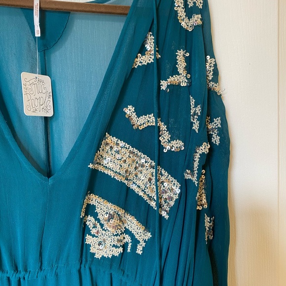 Dress - Picture 3 of 13